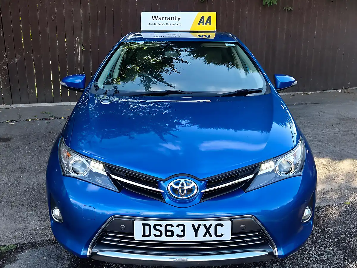 Used 2014 Toyota Auris Excel Blue - Interior and Exterior details 2