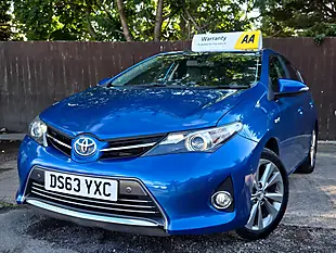 Used 2014 Toyota Auris Excel Blue - Interior and Exterior details 3