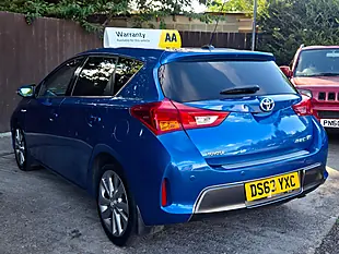 Used 2014 Toyota Auris Excel Blue - Interior and Exterior details 4