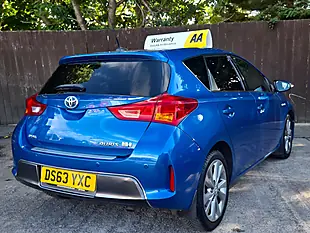 Used 2014 Toyota Auris Excel Blue - Interior and Exterior details 8