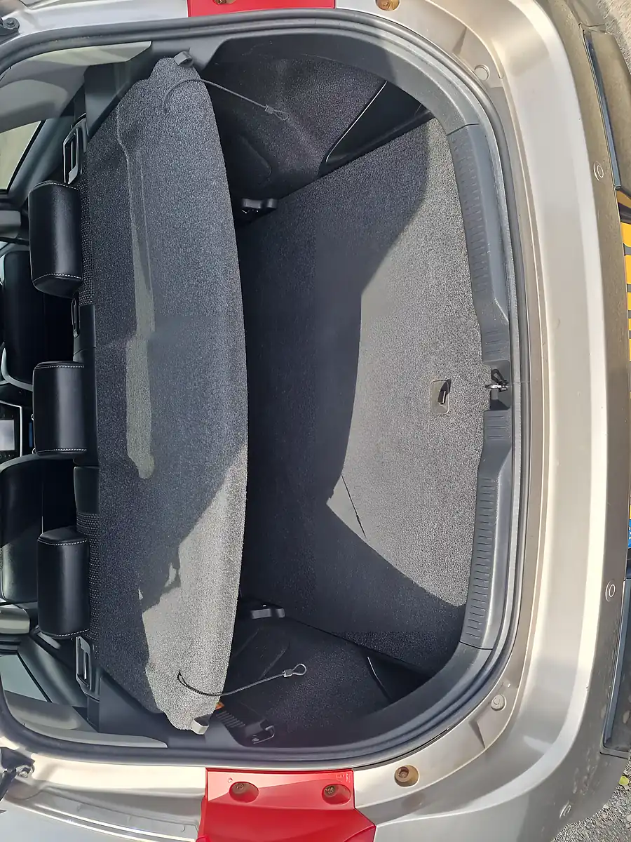 Used 2014 Toyota Auris Excel Bronze - Interior and Exterior details 17