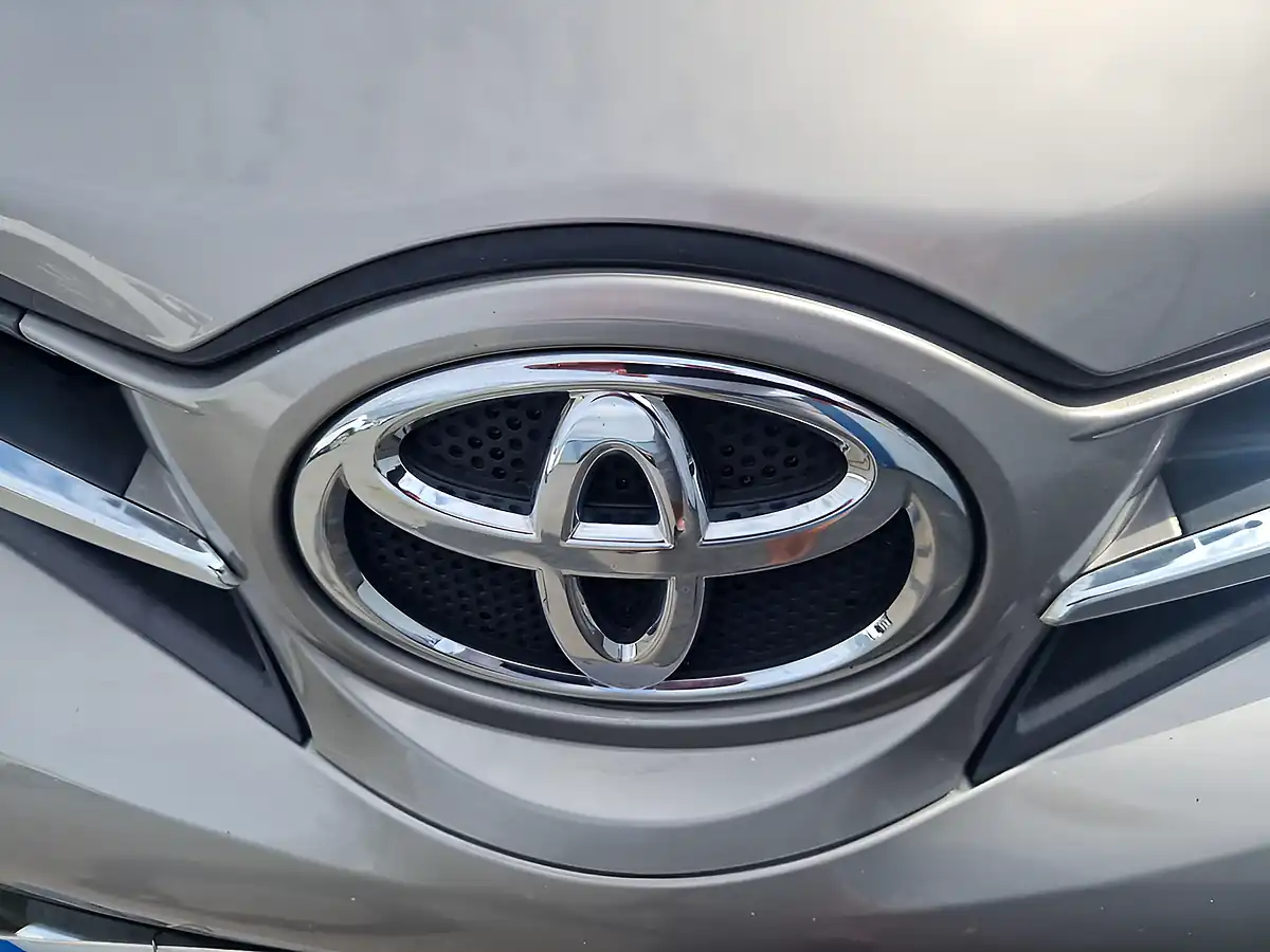 Used 2014 Toyota Auris Excel Bronze - Interior and Exterior details 19