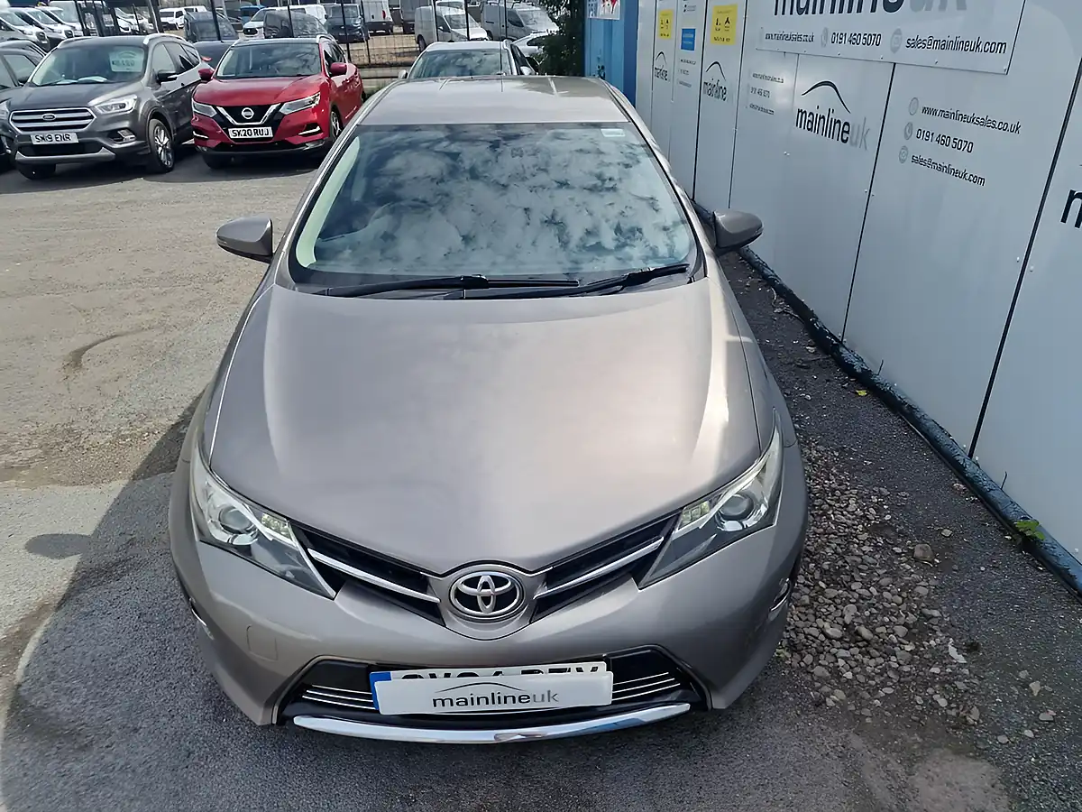 Used 2014 Toyota Auris Excel Bronze - Interior and Exterior details 9