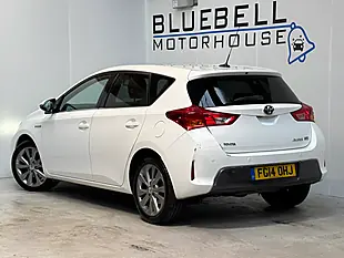Used 2014 Toyota Auris Excel Pure White - Interior and Exterior details 4