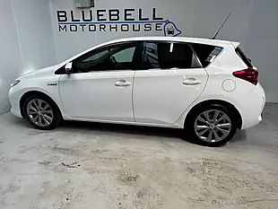 Used 2014 Toyota Auris Excel Pure White - Interior and Exterior details 7