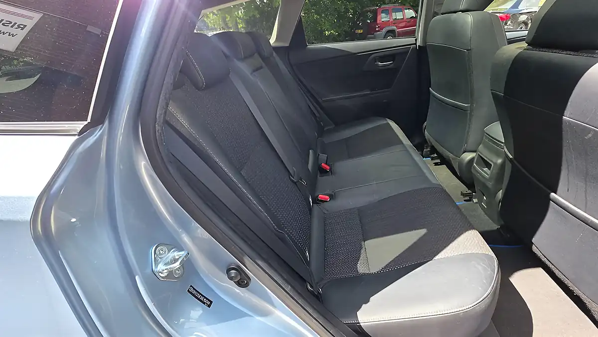 Used 2014 Toyota Auris Excel Touring Sports Blue - Interior and Exterior details 11