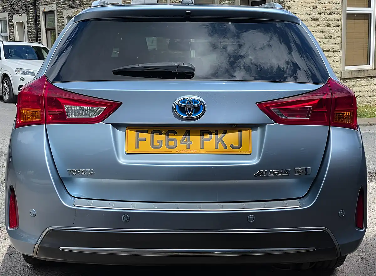 Used 2014 Toyota Auris Excel Touring Sports Blue - Interior and Exterior details 6