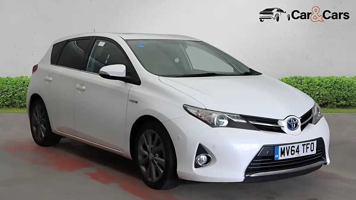 Used 2014 Toyota Auris Excel White - Front View