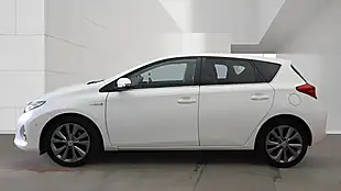 Used 2014 Toyota Auris Excel White - Interior and Exterior details 16