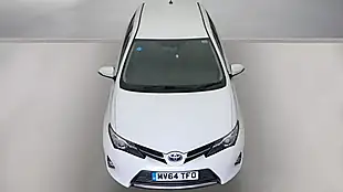 Used 2014 Toyota Auris Excel White - Interior and Exterior details 17