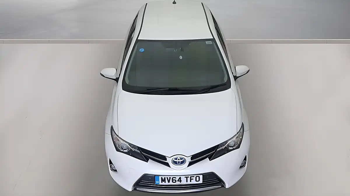 Used 2014 Toyota Auris Excel White - Interior and Exterior details 17