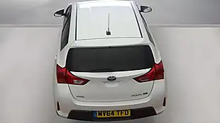 Used 2014 Toyota Auris Excel White - Interior and Exterior details 18