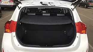 Used 2014 Toyota Auris Excel White - Interior and Exterior details 19
