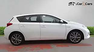 Used 2014 Toyota Auris Excel White - Interior and Exterior details 8