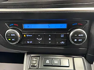 Used 2014 Toyota Auris Excel White - Interior and Exterior details 13