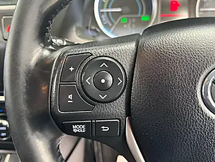 Used 2014 Toyota Auris Excel White - Interior and Exterior details 14
