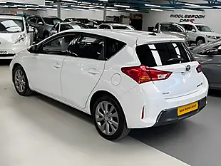 Used 2014 Toyota Auris Excel White - Interior and Exterior details 20