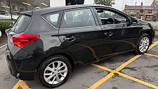 Used 2014 Toyota Auris Icon Black - Interior and Exterior details 11
