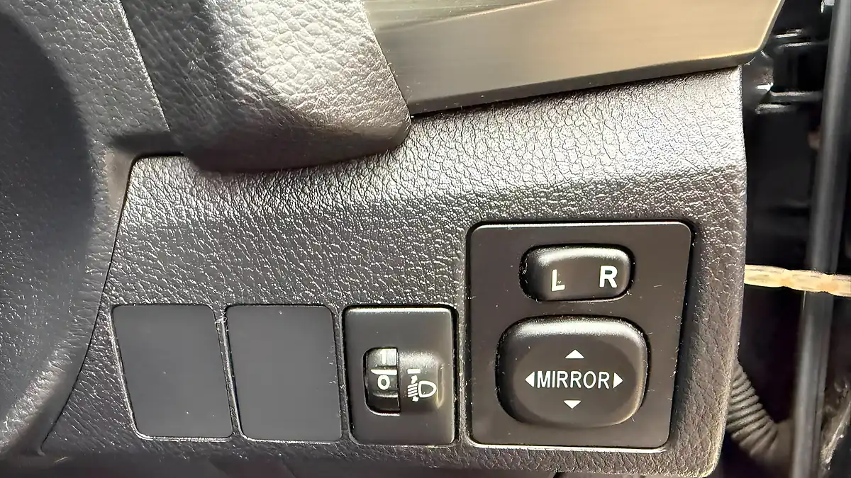 Used 2014 Toyota Auris Icon Black - Interior and Exterior details 15