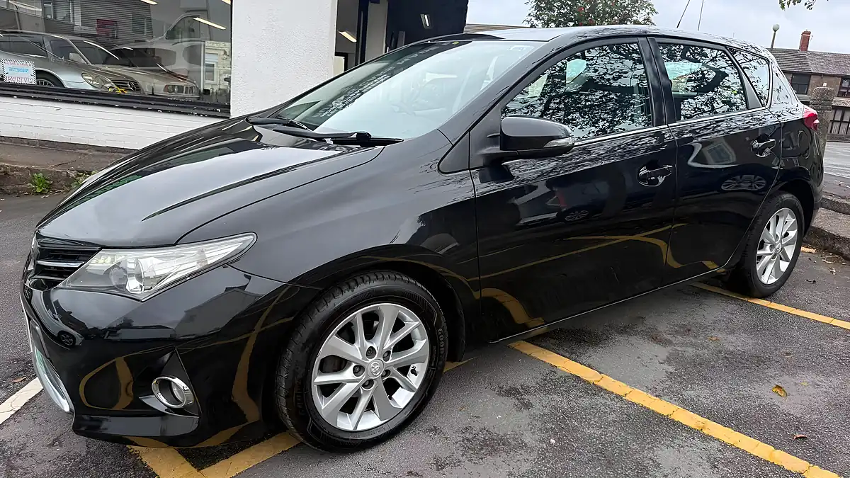 Used 2014 Toyota Auris Icon Black - Interior and Exterior details 3