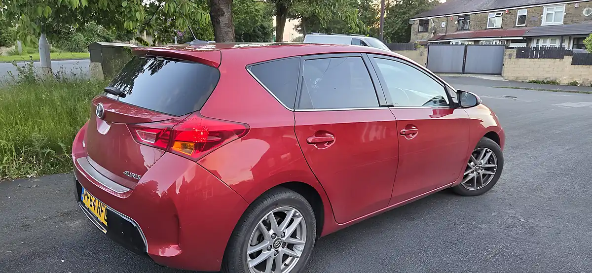 Used 2014 Toyota Auris Icon Plus Red - Interior and Exterior details 10