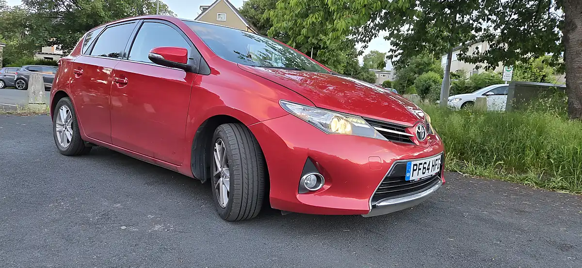 Used 2014 Toyota Auris Icon Plus Red - Interior and Exterior details 13