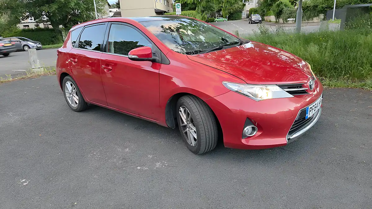 Used 2014 Toyota Auris Icon Plus Red - Interior and Exterior details 16