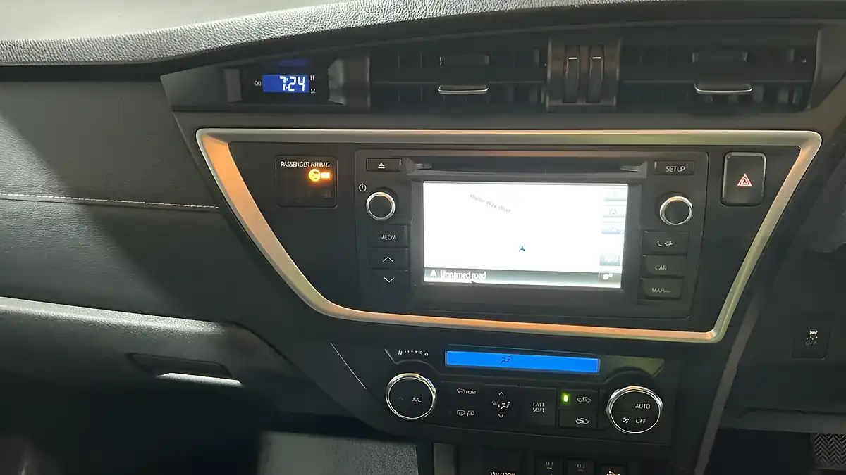 Used 2014 Toyota Auris Icon Plus Red - Interior and Exterior details 18