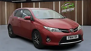 Used 2014 Toyota Auris Icon Plus Red - Interior and Exterior details 3