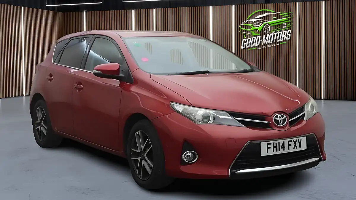 Used 2014 Toyota Auris Icon Plus Red - Interior and Exterior details 3