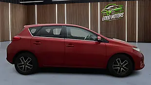 Used 2014 Toyota Auris Icon Plus Red - Interior and Exterior details 5