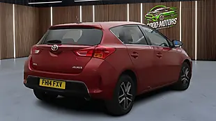 Used 2014 Toyota Auris Icon Plus Red - Interior and Exterior details 7