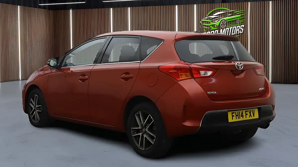 Used 2014 Toyota Auris Icon Plus Red - Interior and Exterior details 9