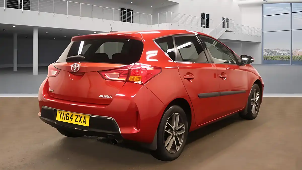 Used 2014 Toyota Auris Icon Plus Red - Interior and Exterior details 4