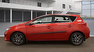Used 2014 Toyota Auris Icon Plus Red - Interior and Exterior details 6
