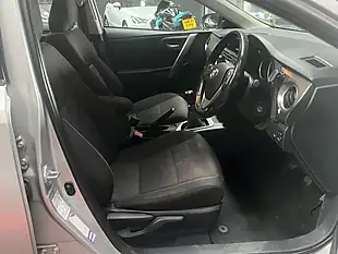 Used 2014 Toyota Auris Icon Silver - Interior and Exterior details 15