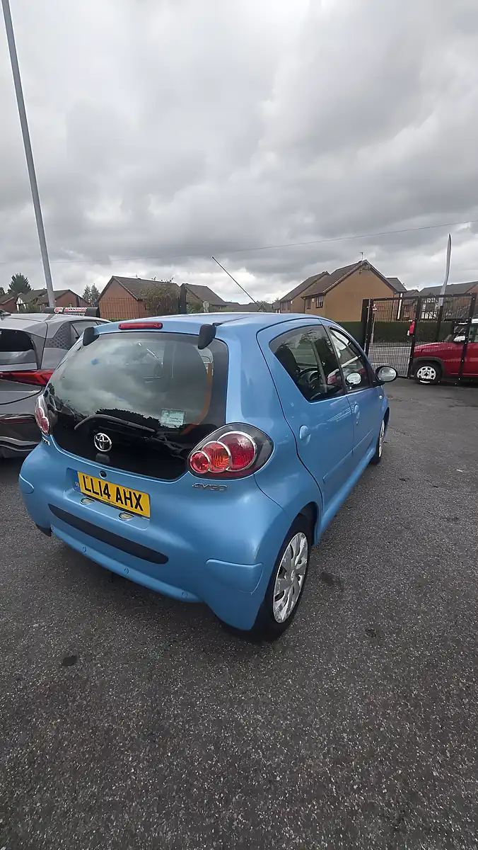Used 2014 Toyota Aygo Ice Blue - Interior and Exterior details 4