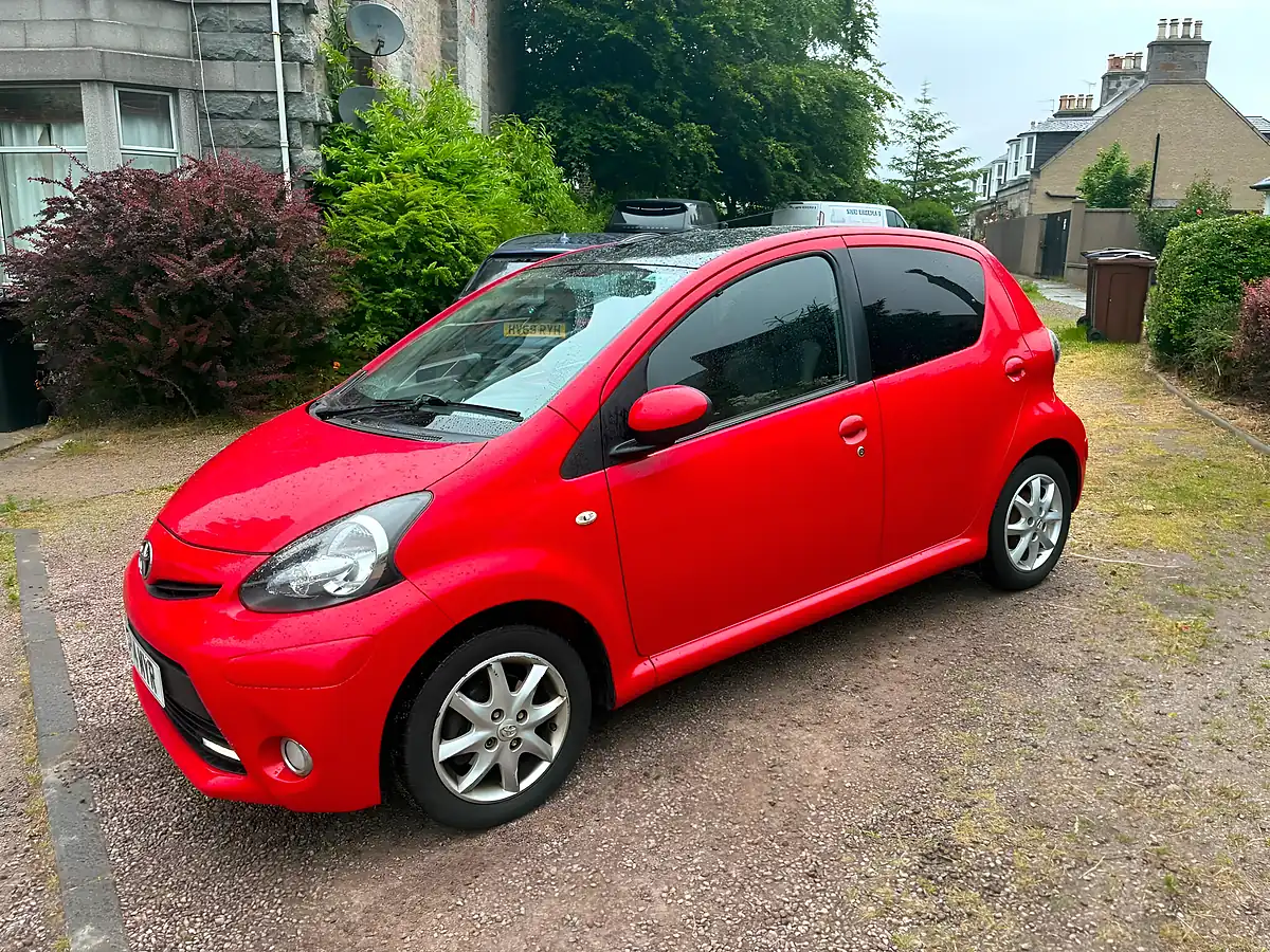 Used 2014 Toyota Aygo Mode Multicolour - Interior and Exterior details 2