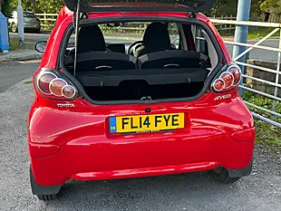Used 2014 Toyota Aygo Mode Red - Interior and Exterior details 10