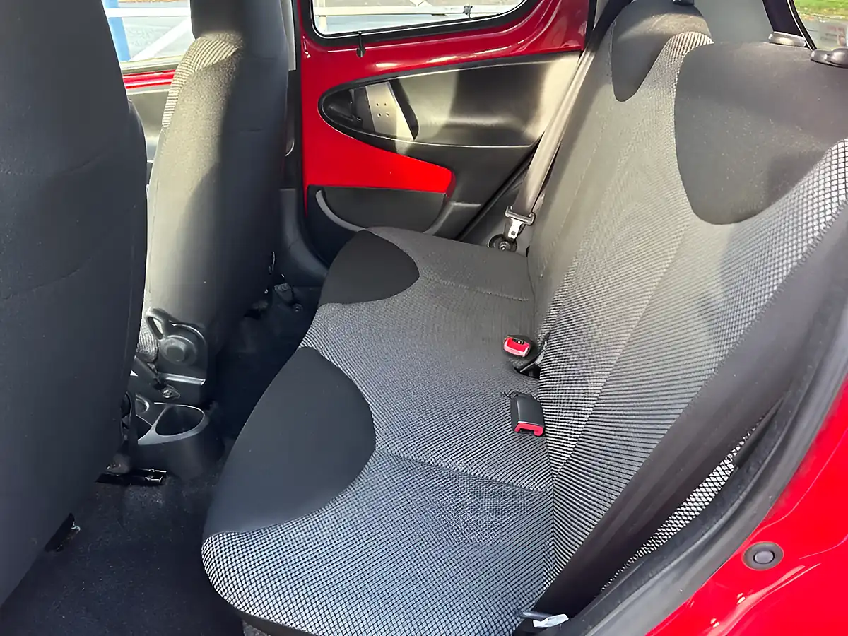 Used 2014 Toyota Aygo Mode Red - Interior and Exterior details 14