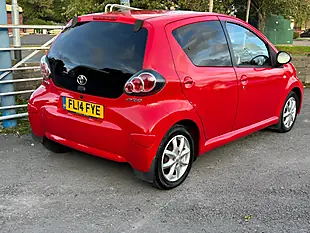 Used 2014 Toyota Aygo Mode Red - Interior and Exterior details 5