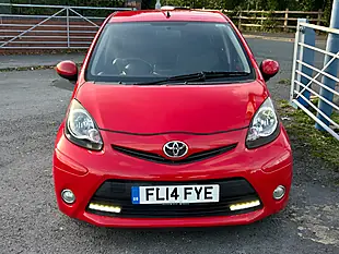 Used 2014 Toyota Aygo Mode Red - Interior and Exterior details 9