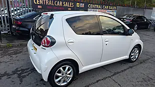 Used 2014 Toyota Aygo Mode White - Interior and Exterior details 10