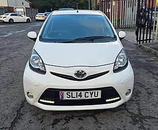 Used 2014 Toyota Aygo Mode White - Interior and Exterior details 3