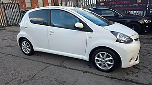 Used 2014 Toyota Aygo Mode White - Interior and Exterior details 6