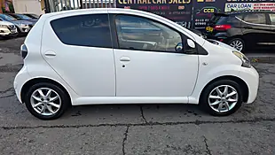 Used 2014 Toyota Aygo Mode White - Interior and Exterior details 7