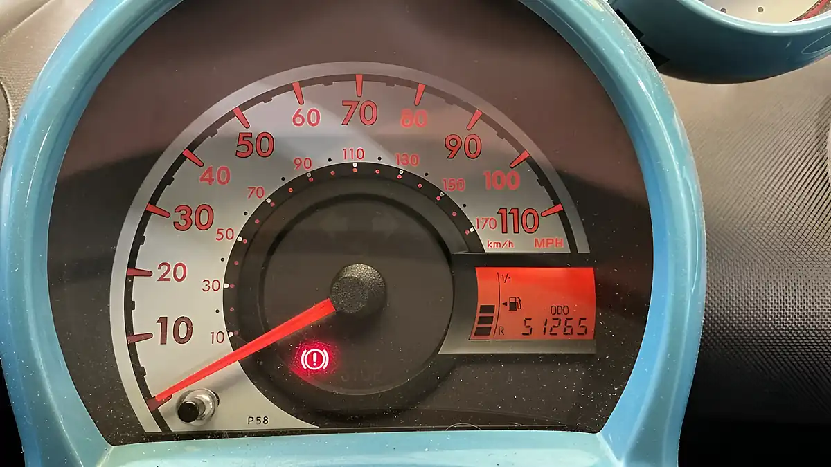 Used 2014 Toyota Aygo Move Blue - Interior and Exterior details 14