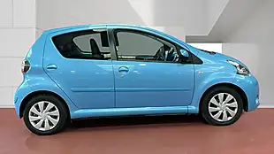 Used 2014 Toyota Aygo Move Blue - Interior and Exterior details 16