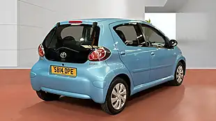 Used 2014 Toyota Aygo Move Blue - Interior and Exterior details 18