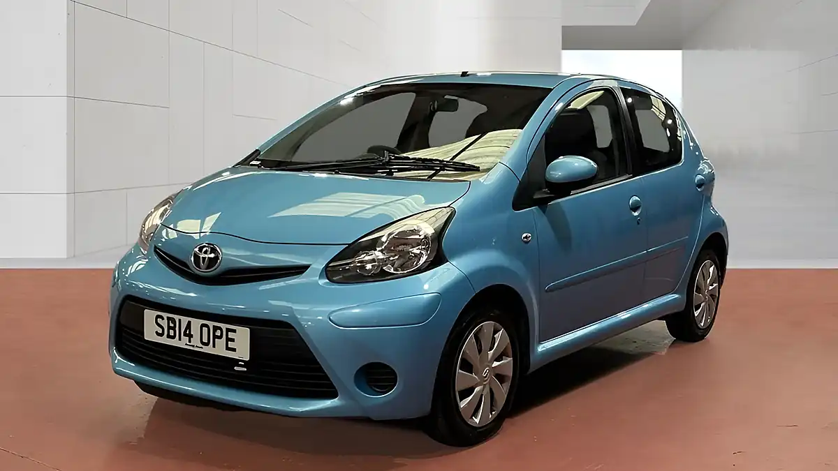 Used 2014 Toyota Aygo Move Blue - Interior and Exterior details 20